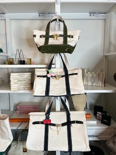 Elizabeth Classic Tote